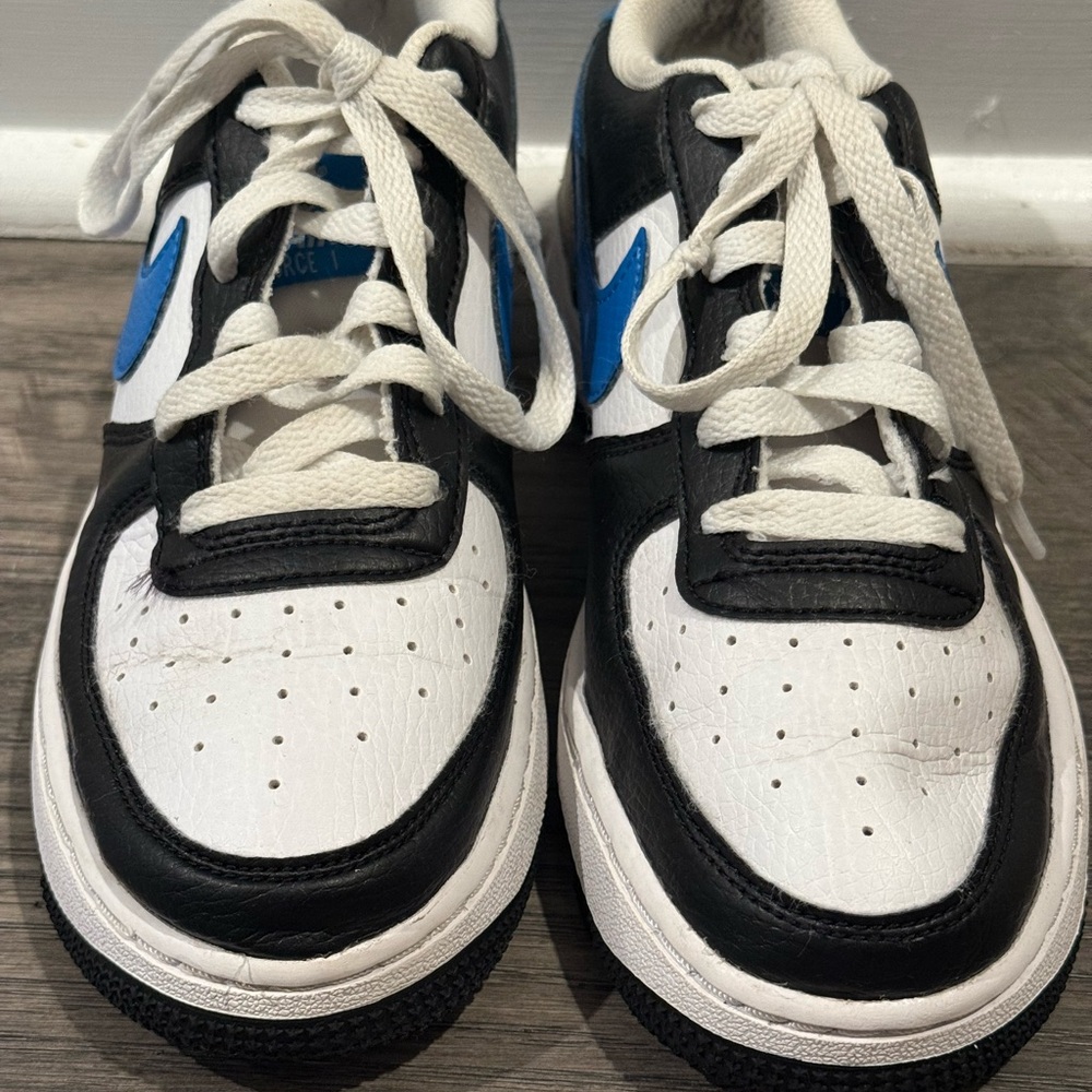 Kids Nike Dunks Black and White Sneakers with Blue Accents